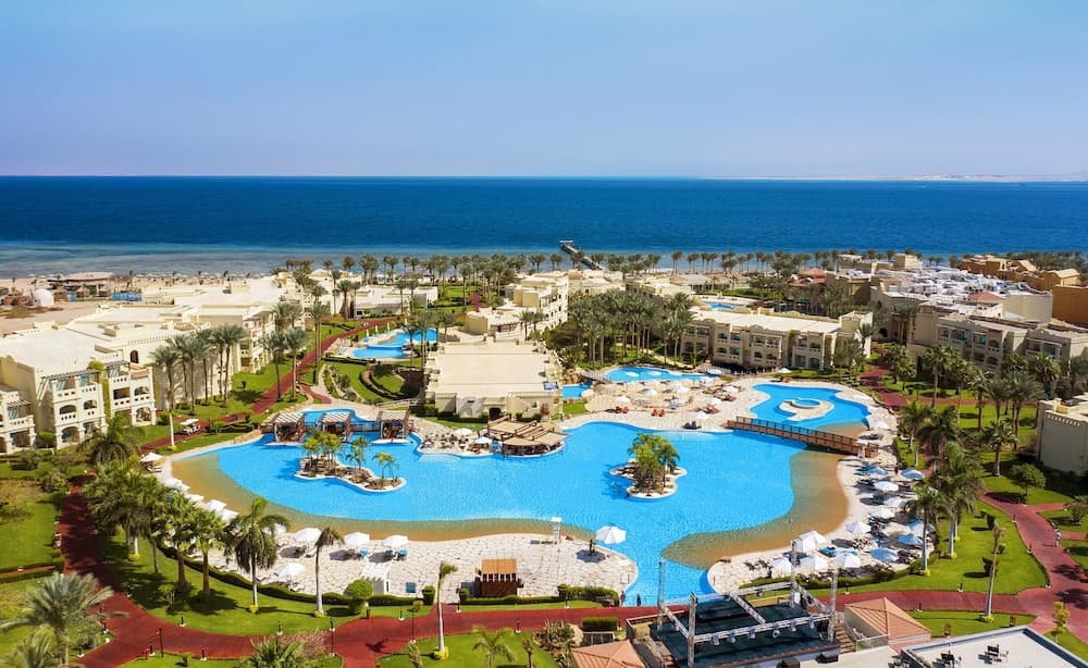 Sharm With Friends: One Plan, Your Own Rooms