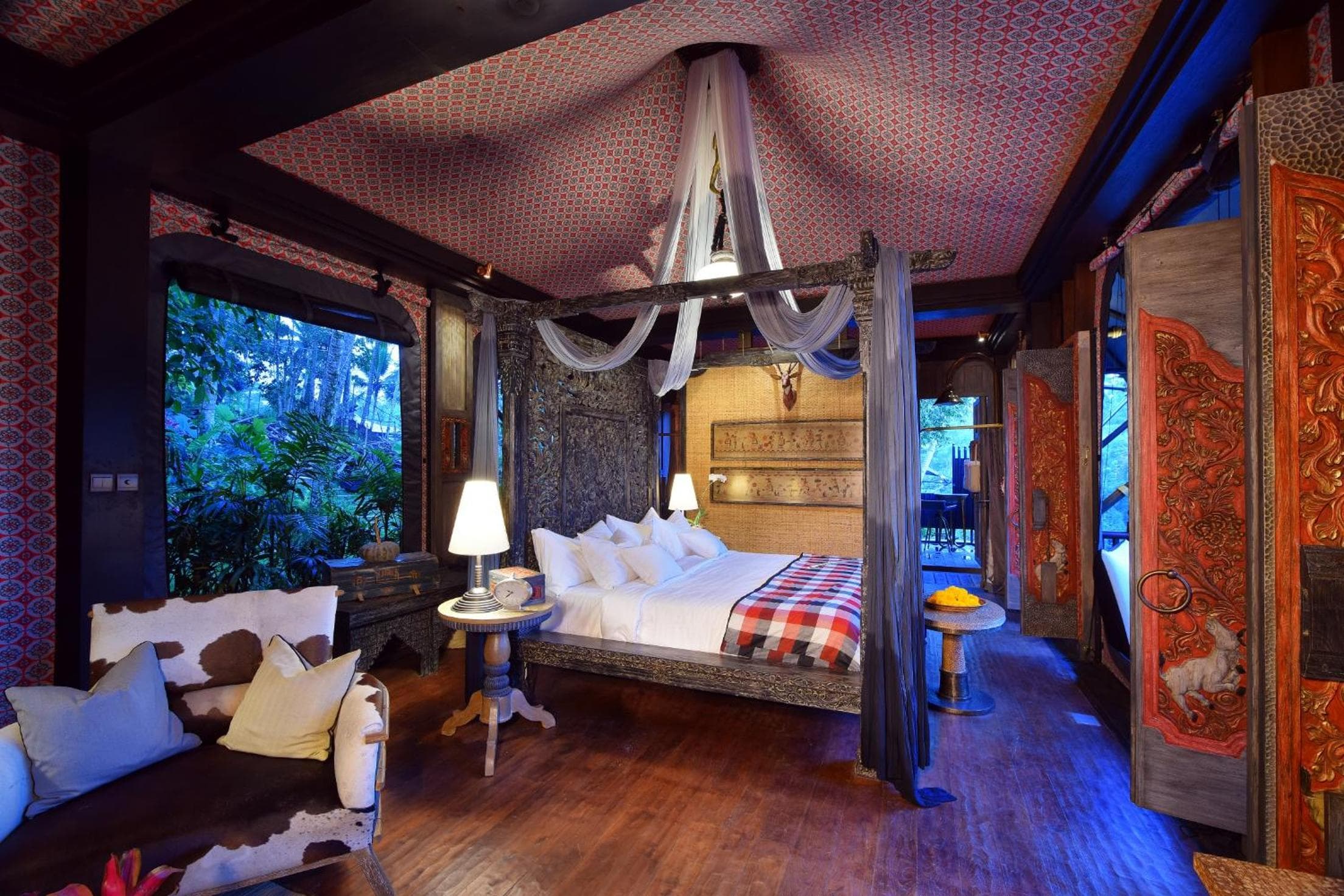 Rainforest Tent - King Room with Free Benefit