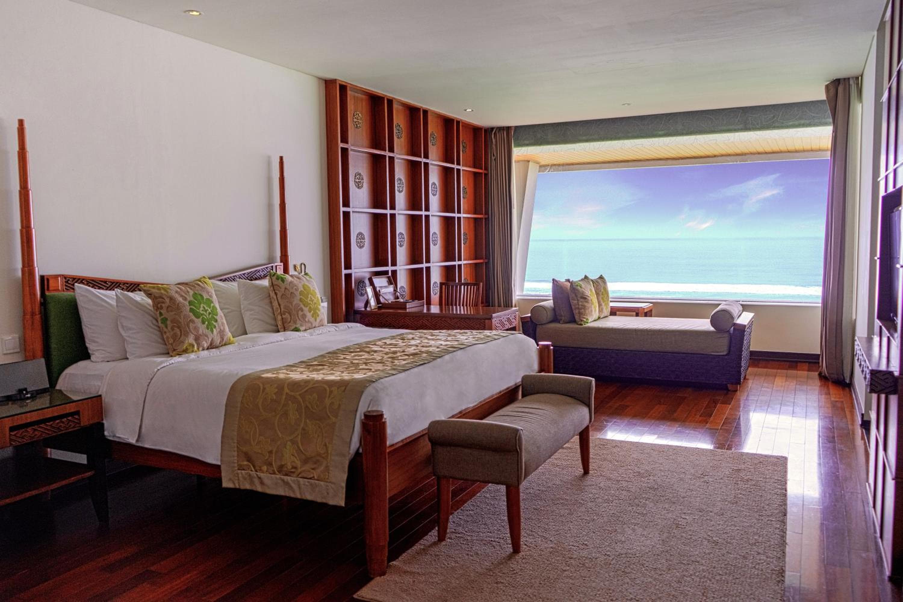 Samabe Ocean Front Pool Suite - Free Benefit