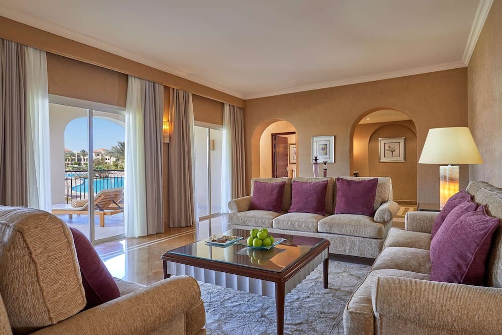 Executive Suite, 1 Queen Bed, Pool View (Jaz Mirabel Beach)